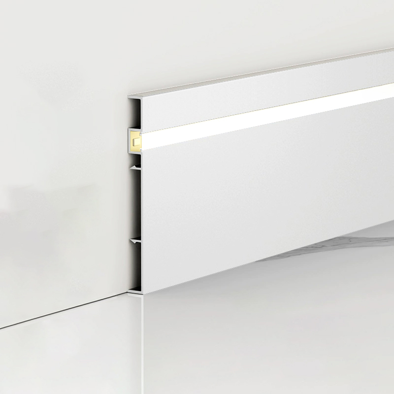Side-emitting skirting board
