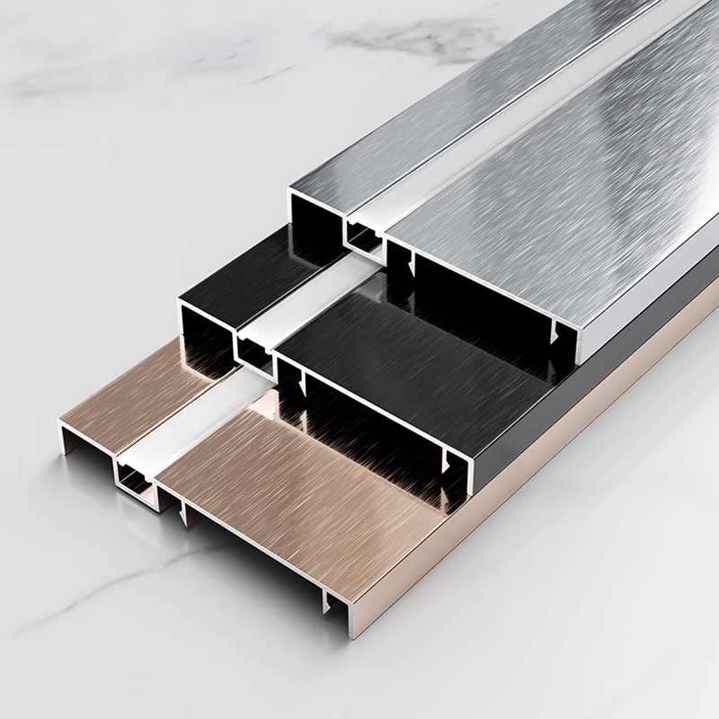 Side-emitting skirting board